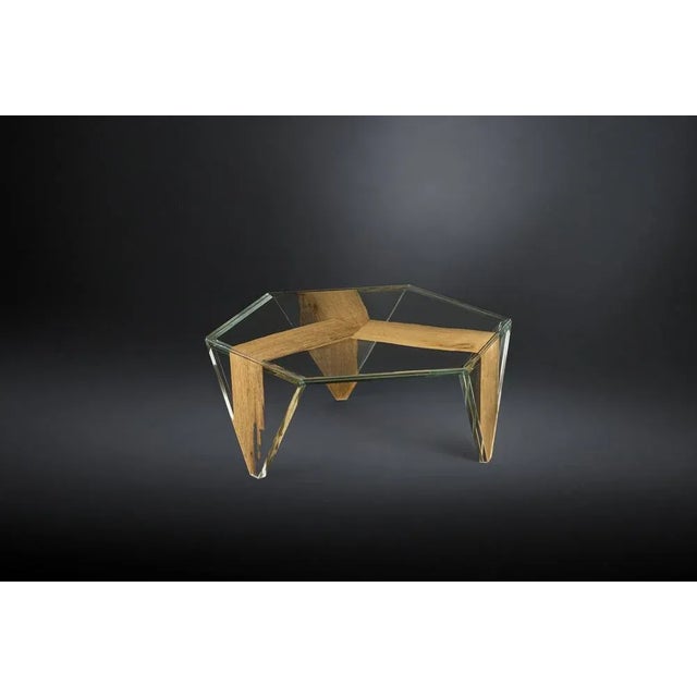 VG honours the city of Venice and its "briccole": the oak poles that for a thousand years have guided boats along the...