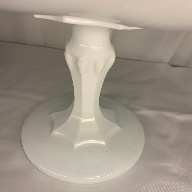 Mid-Century Modern C. 1950s Indiana Glass White Milk Glass Teardrop Banana Stand For Sale - Image 3 of 4