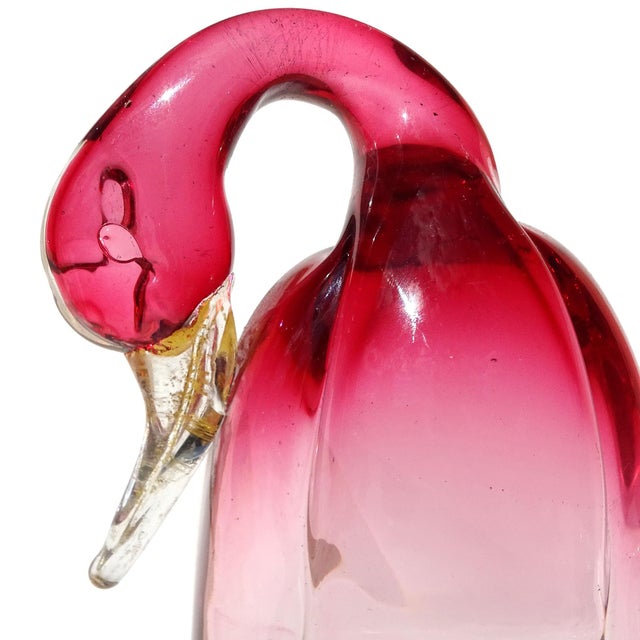 Beautiful, and very cute, vintage Murano hand blown Sommerso pink and gold flecks Italian art glass bird figure /...