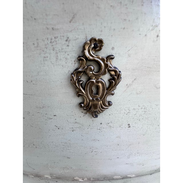 French 2 Drawer Commode Nightstand For Sale In Savannah - Image 6 of 12