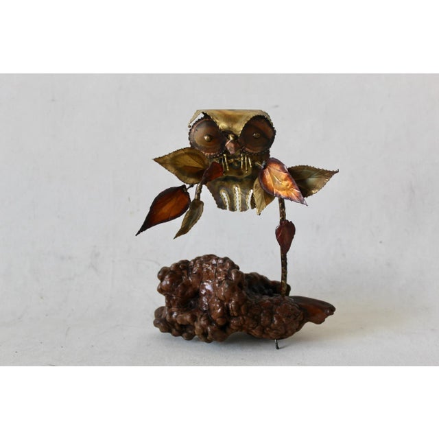 Curtis Jere Mid-Century Modern Brutalist Metal Owl Burl Wood Base Sculpture in the Style of Curtis Jere For Sale - Image 4 of 9