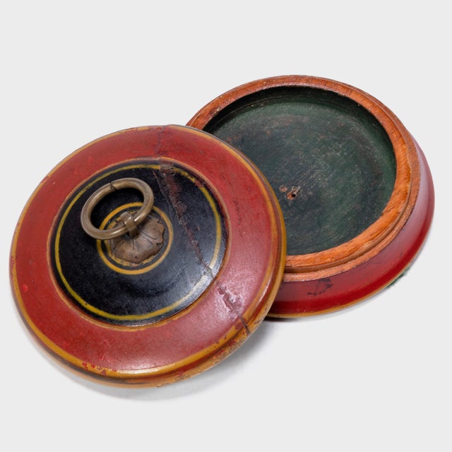 Early 20th Century Petite Asian Red Lacquer Betel Box, Early 20th Century For Sale - Image 5 of 5
