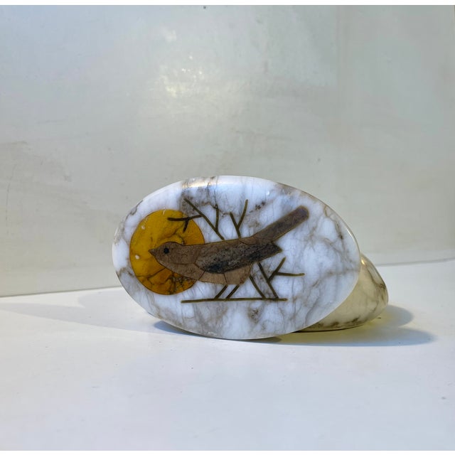 White Vintage White Marble Jewelry Trinket with Bird Intarsia, 1970s For Sale - Image 8 of 8