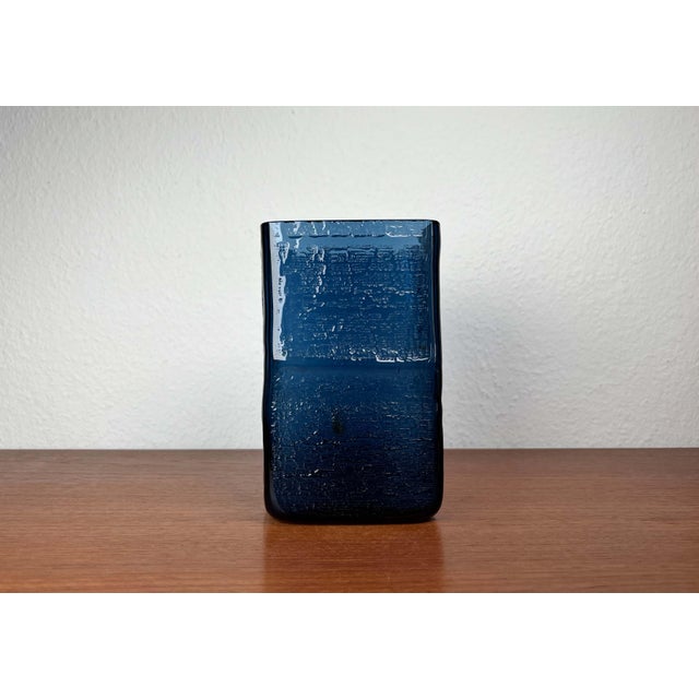Mid-Century Modern Swedish Blue Glass Vase by Christer Sjögren for Lindshammar Glasbruk, 1960s For Sale - Image 13 of 18