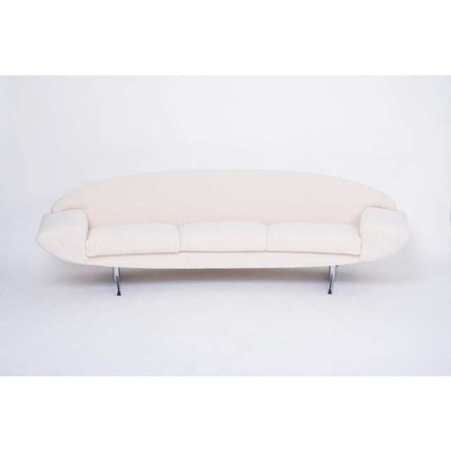 This is an absolute iconic piece of Scandinavian Midcentury Modern design. Johannes Andersen designed the Capri series...