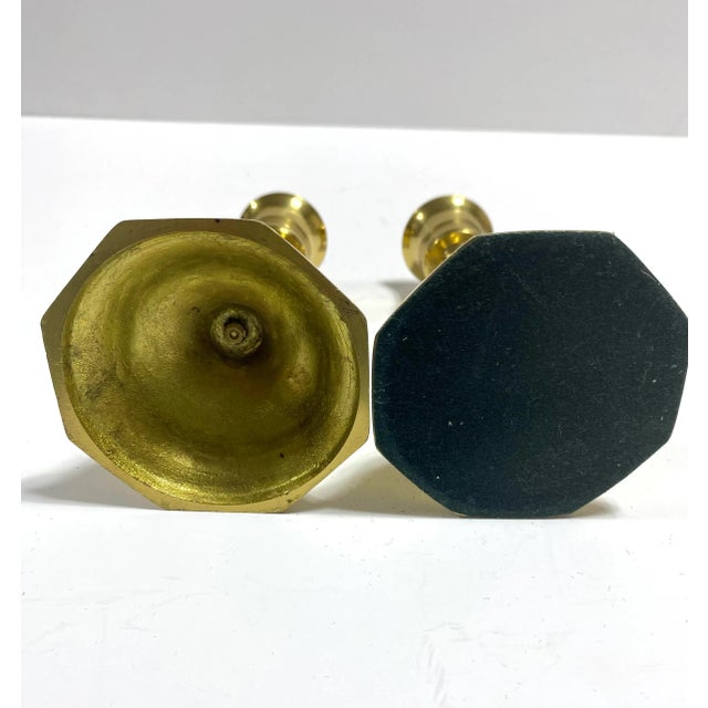 Brass Vintage Graduated Brass Candlestick Set of 6 – Hollywood Regency Table Candle Holders For Sale - Image 8 of 10