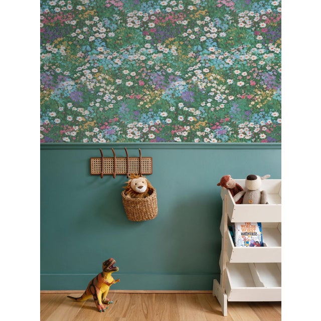 Traditional The Cosmos Meadow Floral Traditional Wallpaper Double Roll For Sale - Image 3 of 8