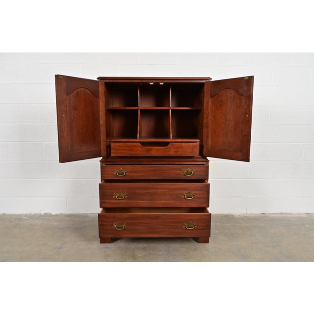 1970s Henkel Harris Georgian Solid Cherry Wood Gentleman's Chest, 1970s For Sale - Image 5 of 13