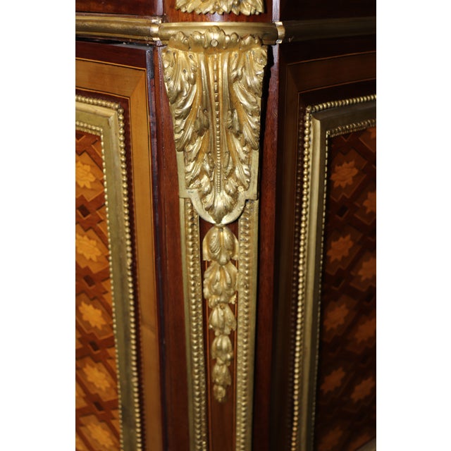 Fine Quality Bronze Mounted Inlaid Marble Top Commode Manner Jean Henri Riesner For Sale - Image 12 of 17