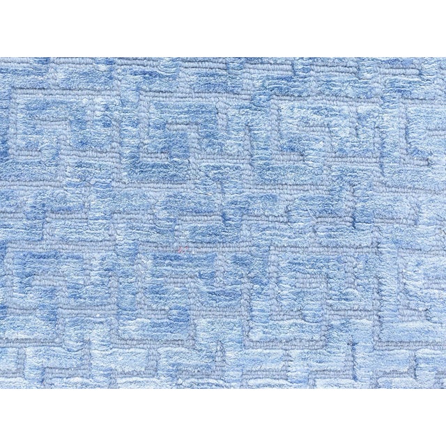 A luminous expression of contemporary elegance, this hand-knotted silk runner exudes sophistication through both texture...