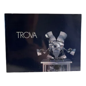 1990 Trova the Seated Figure Series Book