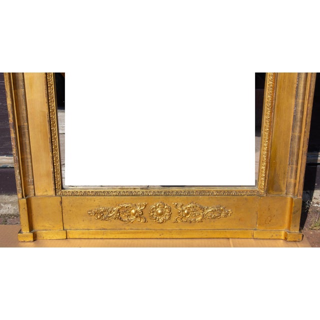 Neoclassical 1820s French Neoclassical Giltwood and Gilt-Gesso Pier Mirror For Sale - Image 3 of 7