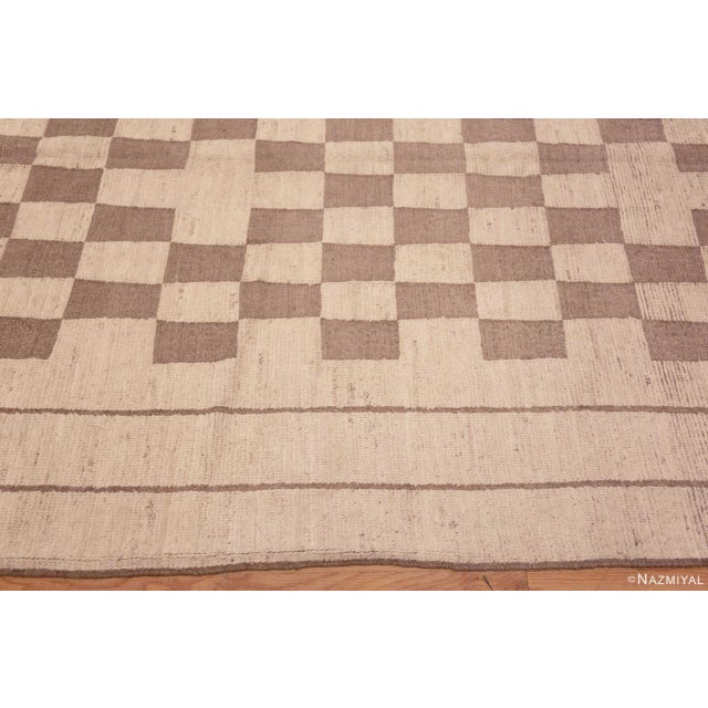 Nazmiyal Collection Checkboard Design Modern Area Rug For Sale In New York - Image 6 of 6