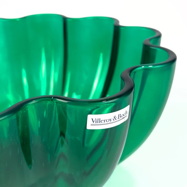 1980s Vintage Oversized Villeroy & Boch 'Neptun' Emerald Green Fluted Crystal Bowl, Made in Germany For Sale - Image 5 of 10