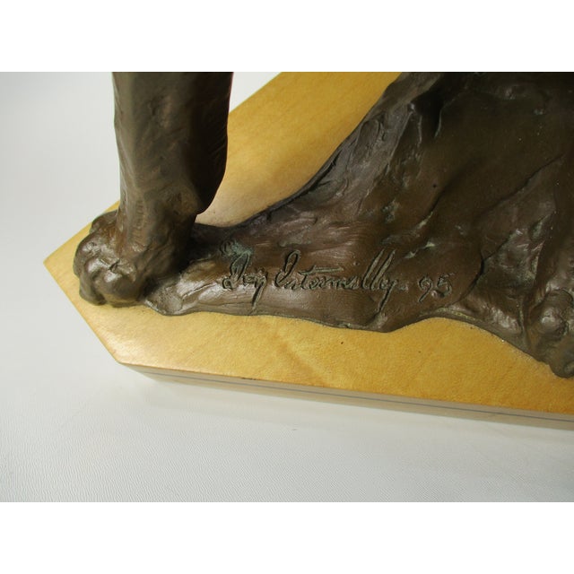 Bronze Dog Statue Lab, Labrador Sitting Wooden Bace Artist Signed: Name? & 1995 For Sale - Image 11 of 12