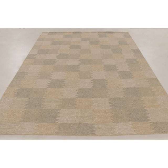 Mid-Century Modern Contemporary Scandinavian Style Tonal Blocks Flatweave Wool Rug by Rug & Kilim, India For Sale - Image 3 of 10