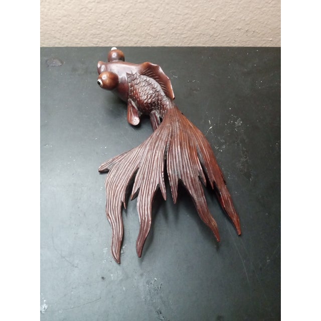 EXQUISITE Carved Chinese Rosewood Bubble-eye or Fantail Goldfish 10" Sculpture This exquisite 10" sculpture of a Chinese...