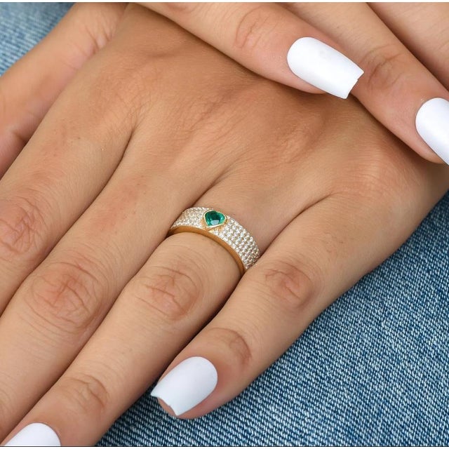Natural 0.23 cts Zambian emerald & 0.49 cts diamond heart ring 18k gold For Sale - Image 11 of 18