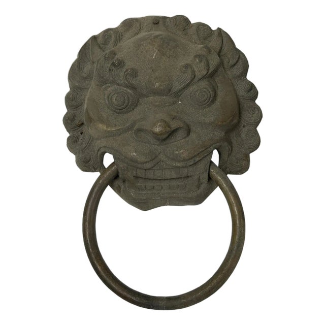 Vintage Iron Black Color Lion Head Shape Pull Handle Display For Sale