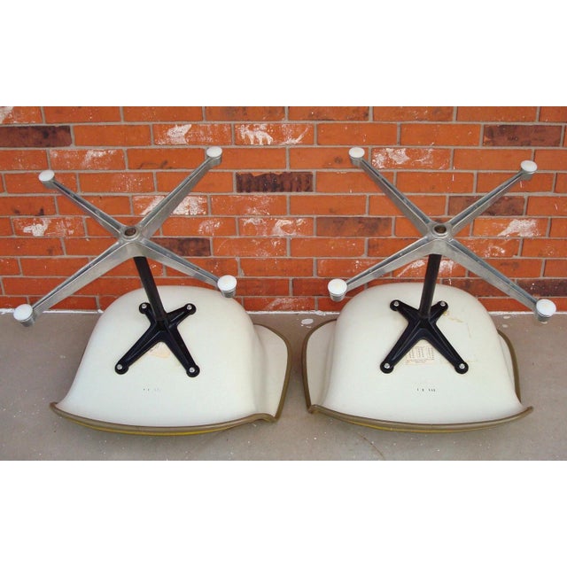 Pair of 1960s Herman Miller Eames Molded Fiberglass Swivel Chairs in Yellow Naugahyde For Sale In Dallas - Image 6 of 7