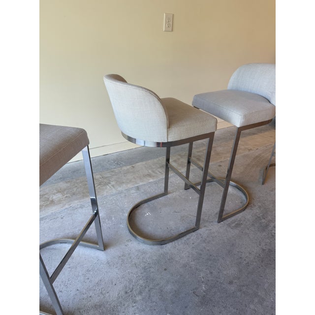 High end set. Awesome lines and very well. Gray fabric with chrome frames.