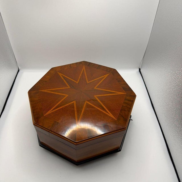 Bauhaus Octagonal Box in Ash, Walnut, Maple, Mahogany, and Velvet, Vienna, 1920s For Sale - Image 10 of 18