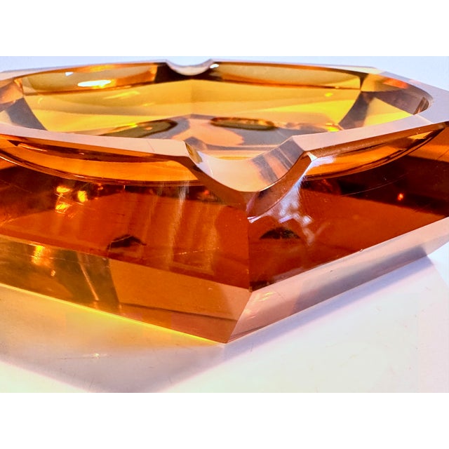 Art Deco Faceted Cut Hexagonal Amber-Colored Crystal Glass Ashtray, Bohemia, Former Czechoslovakia, 1920s For Sale - Image 9 of 13