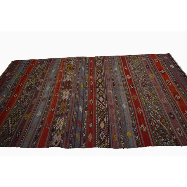 Embroidered Vintage Turkish Kilim Rug For Sale - Image 4 of 7