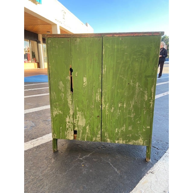 1900-1909 Green Old Cabinet For Sale - Image 4 of 6