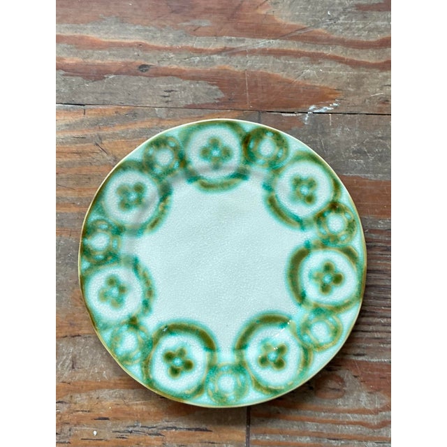 Early 21st Century Vintage Boho Portuguese Glazed Ceramic Clover Plates - Set of 8 For Sale - Image 5 of 6