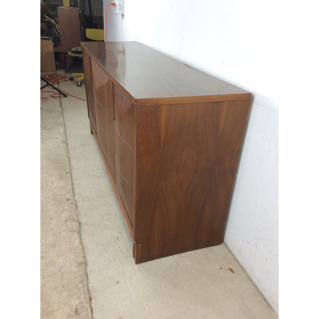 Johnson Carper Mid Century Modern Lowboy Dresser With 9 Drawers by Johnson Carper For Sale - Image 4 of 12