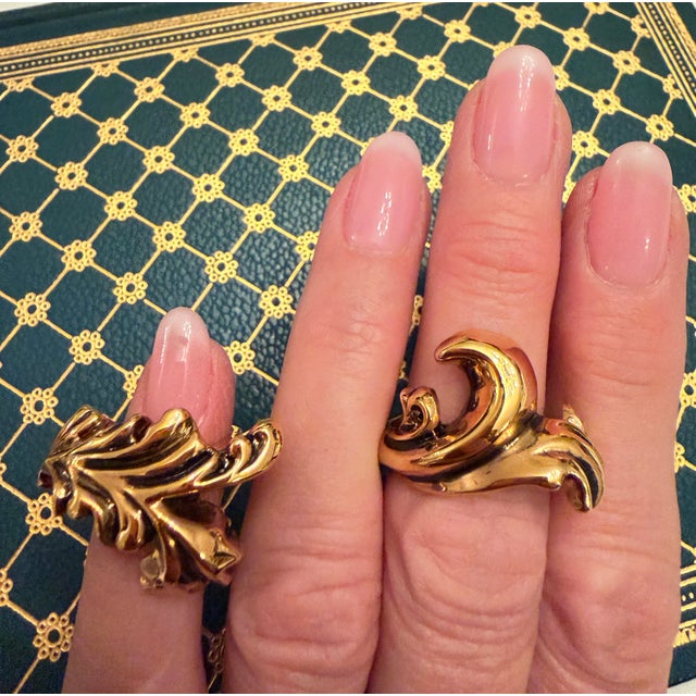 Versace 1990s Retro Versace Three-Finger Brass Knuckle Ring in Antique Gold For Sale - Image 4 of 12