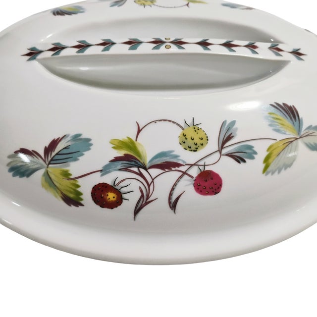White Vintage Royal Worcester "Strawberry Fair" Flameproof Porcelain Oval Covered Dish For Sale - Image 8 of 15