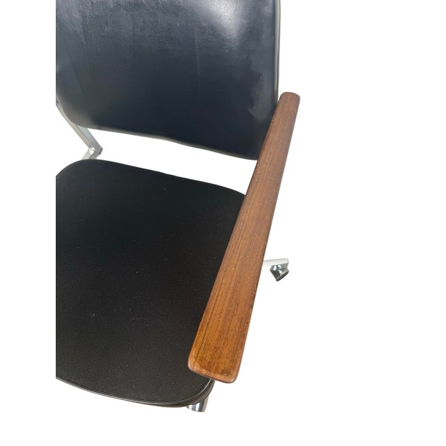 Textile Mid-Century Chrome Swivel Office Chair For Sale - Image 7 of 18