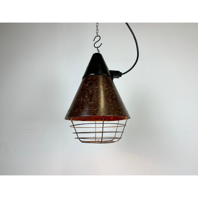 Industrial Brown Bakelite Pendant Light from VEB Narva, 1960s For Sale - Image 9 of 17