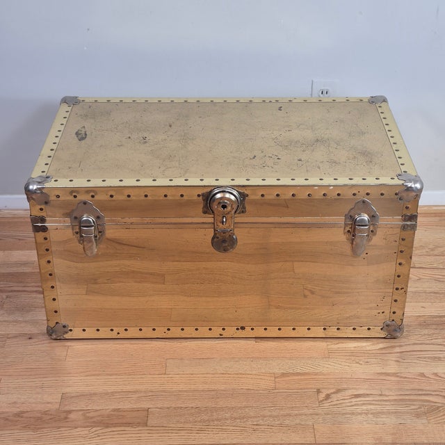 1960s Sarreid Style Patinated Distressed Brass Clad Trunk Chest Hollywood Regency For Sale - Image 13 of 13