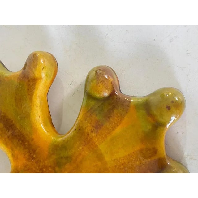 Cross Wall Decoration in Yellow and Green Ceramic, 20th Century For Sale - Image 3 of 10