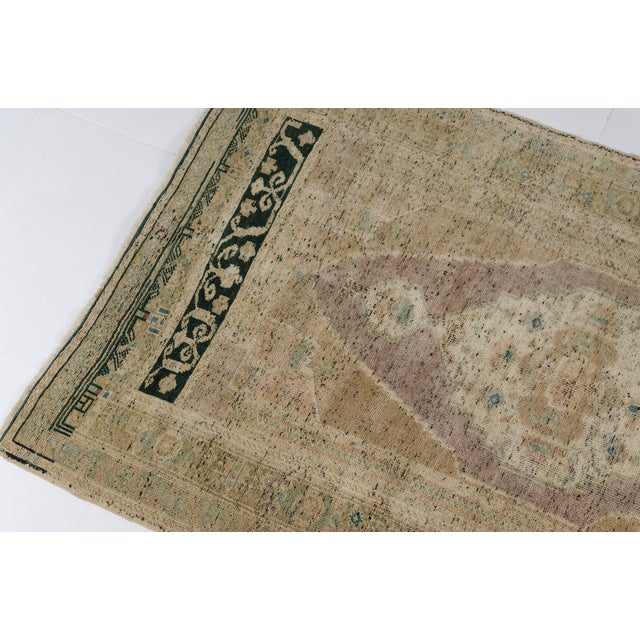 1960s Mid 20th Century Oushak Anatolian Decorative Rug For Sale - Image 5 of 10