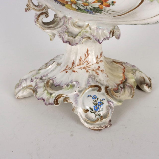 First Half 19th Century Majolica Leaf Shaped Centerpiece For Sale - Image 4 of 11
