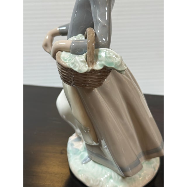 Fulgencio García for Lladró Pacing the Ducks Porcelain Figurine, Signed For Sale - Image 9 of 12