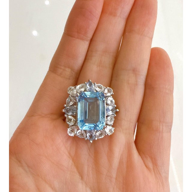 Bochic "Capri" Vintage Blue Topaz Ring Set In 18K Gold & Silver For Sale - Image 14 of 18