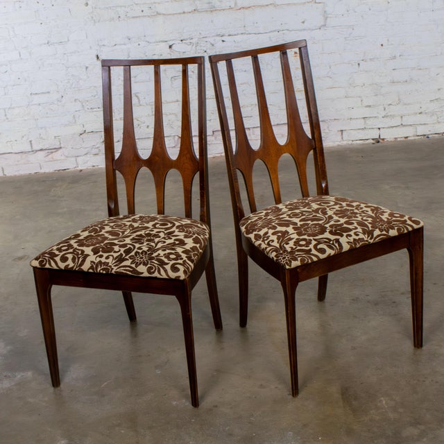 Broyhill Brasilia 1962-1970 Mid Century Modern Broyhill Brasilia Walnut Dining or Side Chairs a Pair For Sale - Image 4 of 17