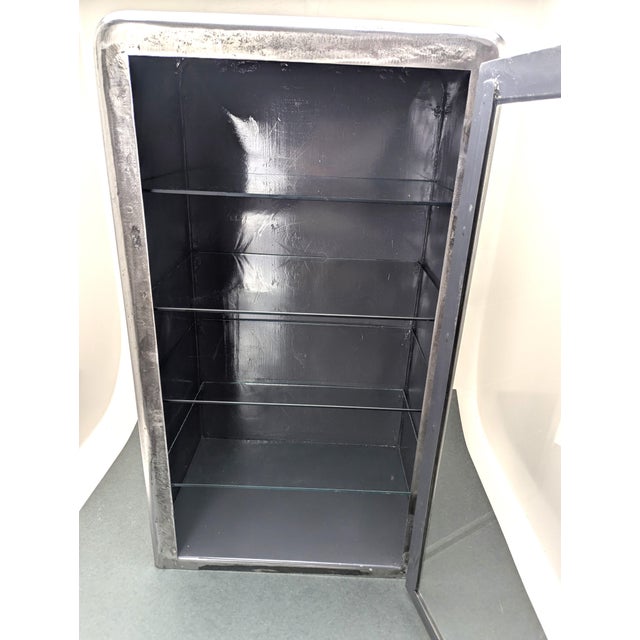 Vintage Steel Medicine Wall Cabinet, 1920s For Sale - Image 12 of 18
