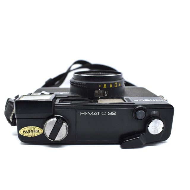 1980s 1980's Minolta Hi-Matic S2 With Fixed 38mm Lens With Popup Flash Film Camera For Sale - Image 5 of 9