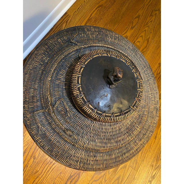 Tribal Vintage 19th Century Asian Woven Rattan Bamboo Storage Basket W/Lid and Monkey Detail For Sale - Image 3 of 10