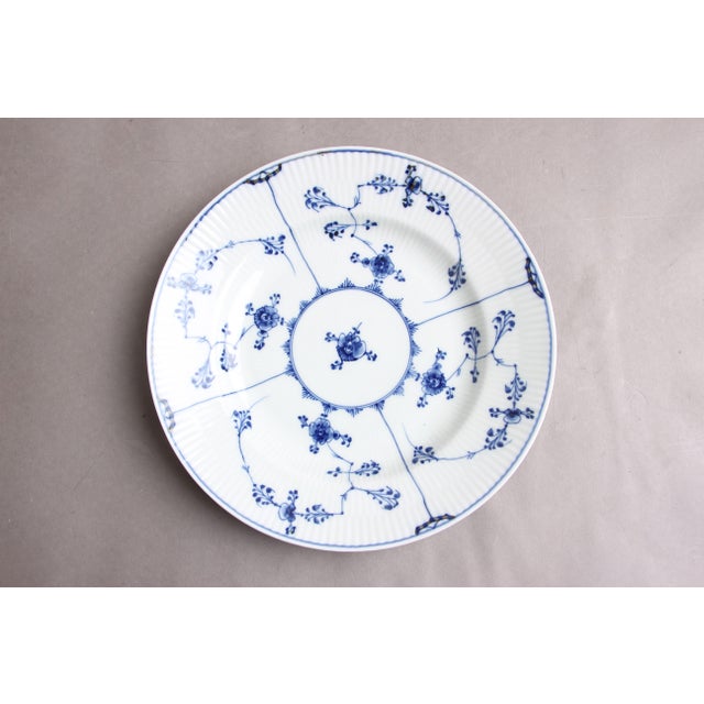 Royal Copenhagen Antique Dinner Plates by Royal Copenhagen, 1800, Set of 12 For Sale - Image 4 of 18