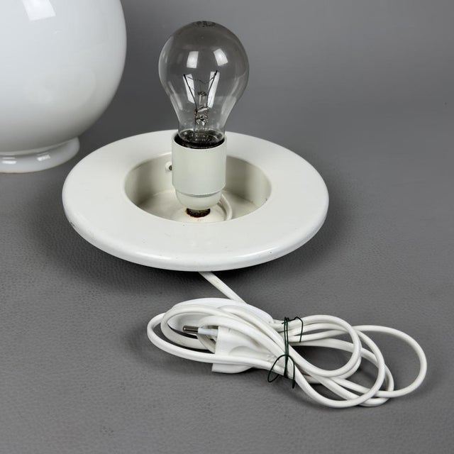 Modernist UFO Sphere Table Lamp in White Murano Glass, 1970s For Sale - Image 6 of 12