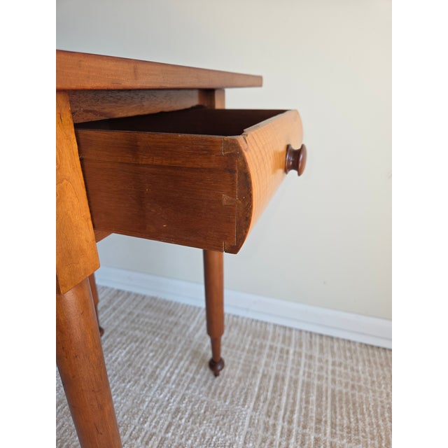 Brown Federal Style Tiger Maple and Cherry One-Drawer Side Table, 19th Century For Sale - Image 8 of 8