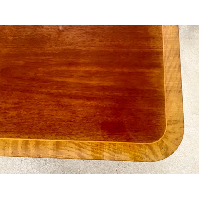 Baker Furniture Historic Charleston Collection Georgian Banded Mahogany Double Pedestal Table and Eight Chairs Exquisite Excellent Condition For Sale In Denver - Image 6 of 18