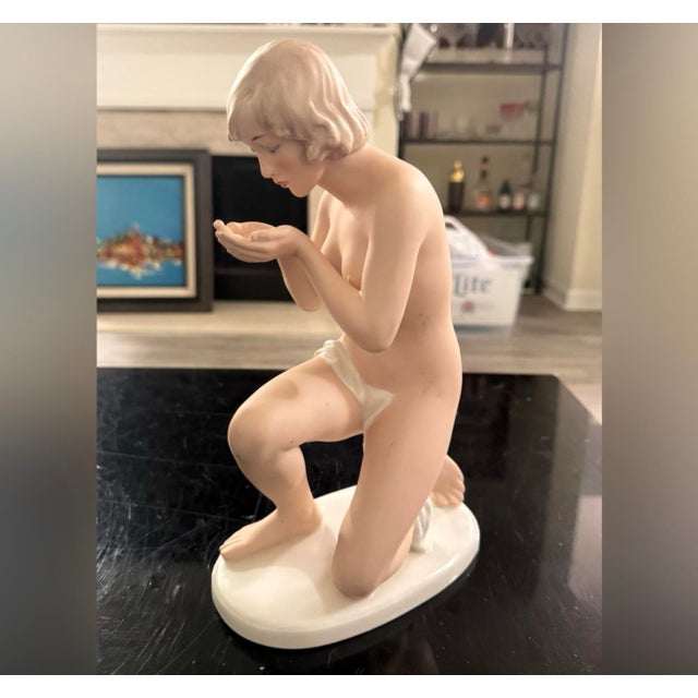1960s Large Wallendorf Porcelain Woman Figurine 11-1/4 Inch Tall For Sale - Image 9 of 9